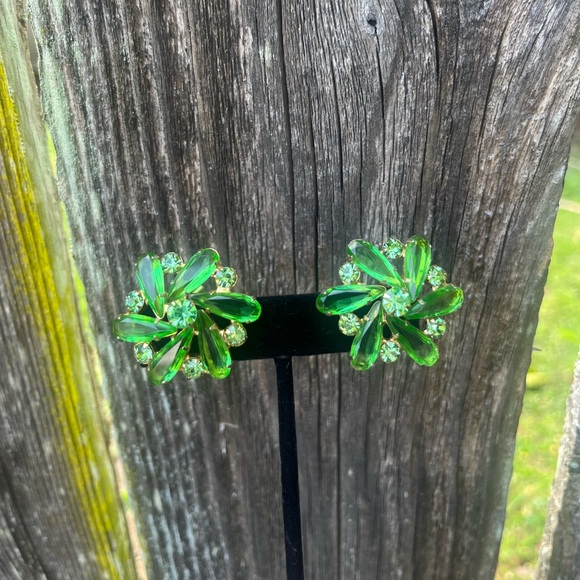 •vintage• uranium glass rhinestone earrings - Picture 3 of 8